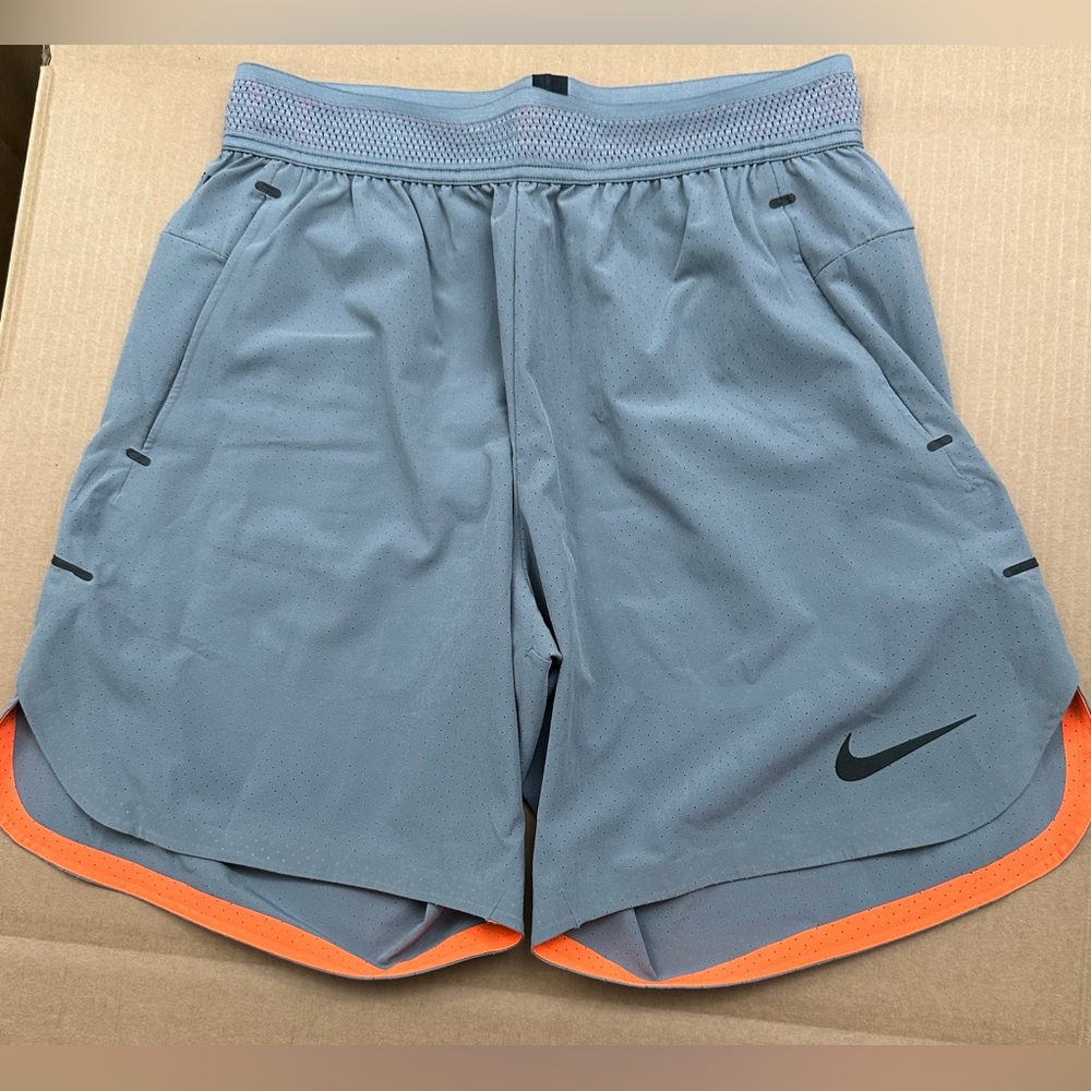 Nike running short men’s medium